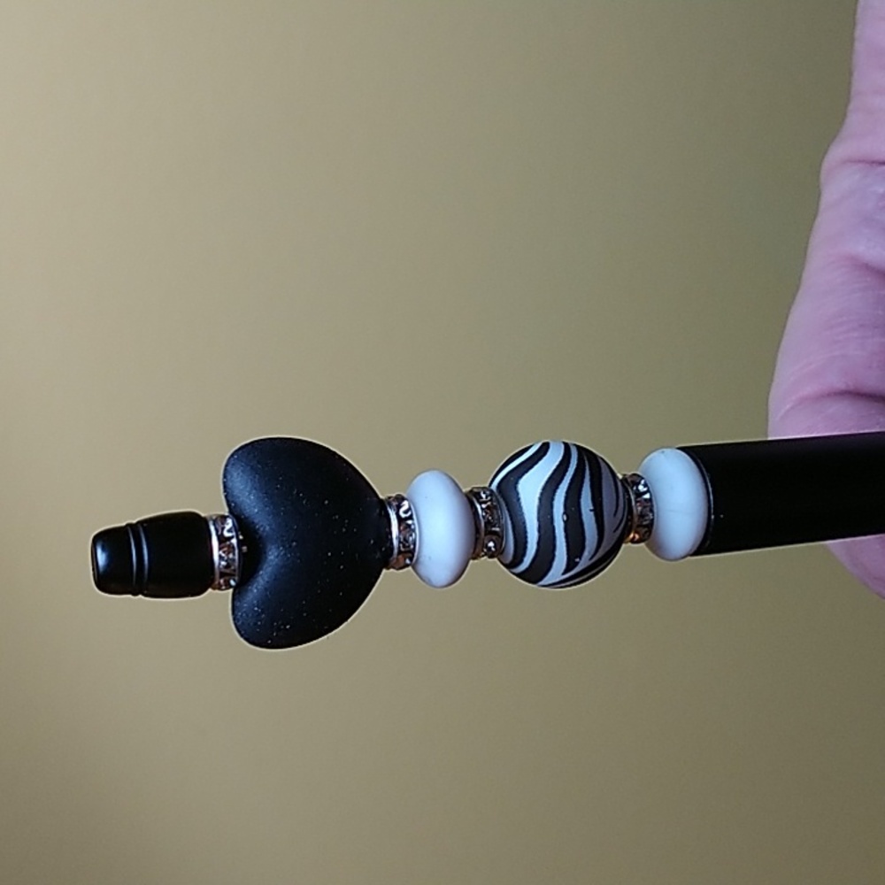 Beaded pen..Unique black and white pen